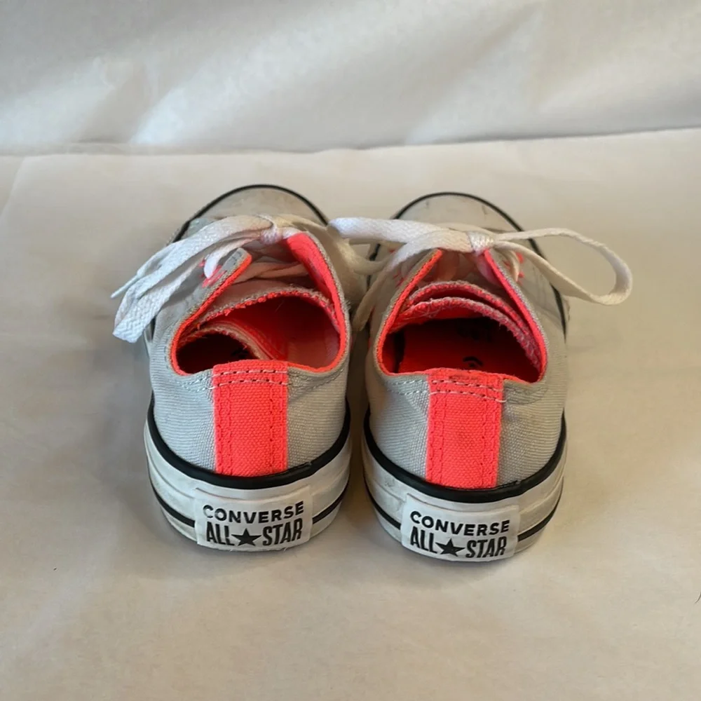 Converse white canvas trimmed‎ in neon pink size 12